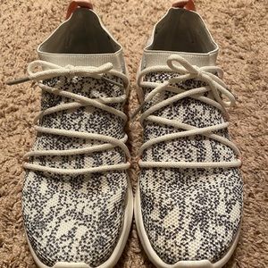 Adidas cloud foam sneaker